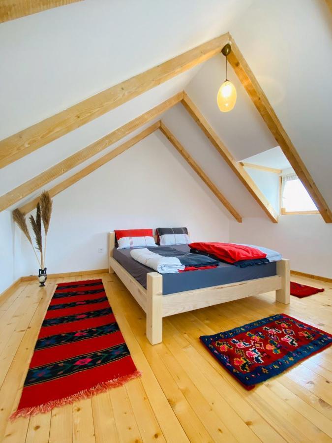 Balabani Local Stay Golubovci المظهر الخارجي الصورة
