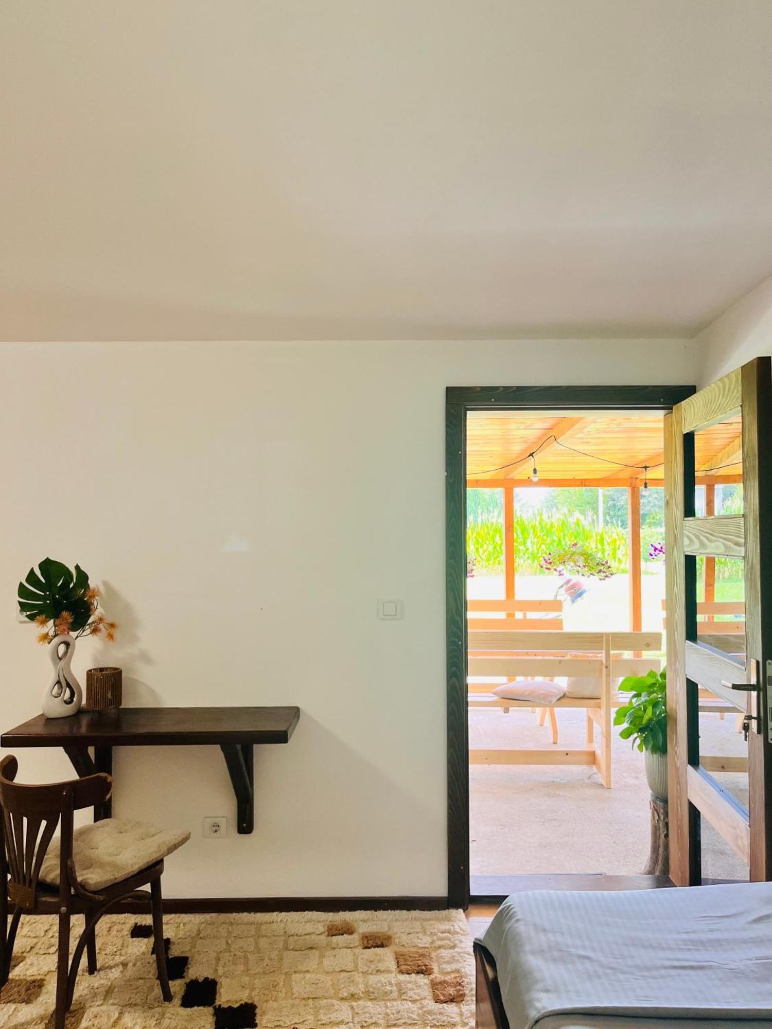 Balabani Local Stay Golubovci المظهر الخارجي الصورة