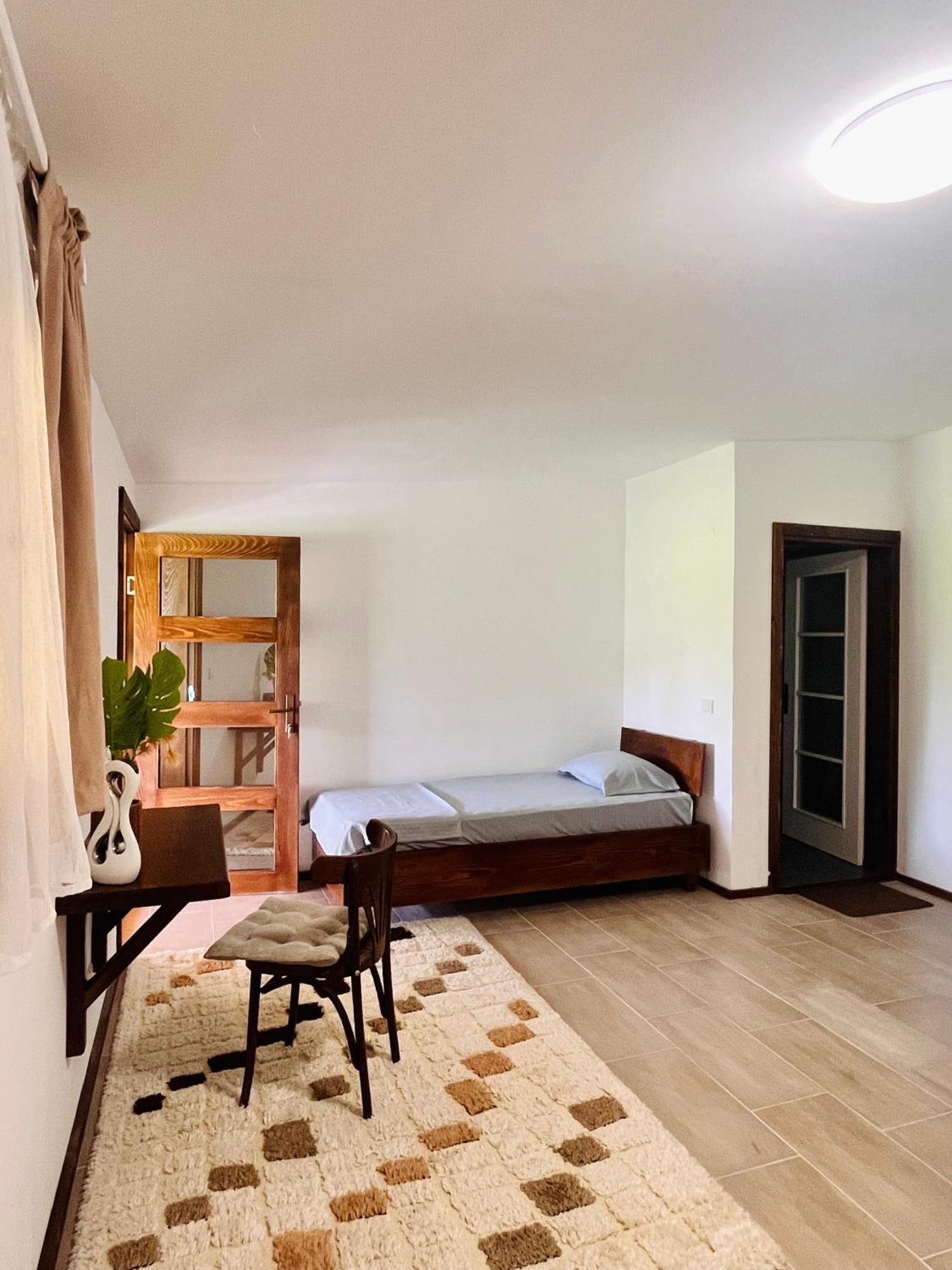 Balabani Local Stay Golubovci المظهر الخارجي الصورة