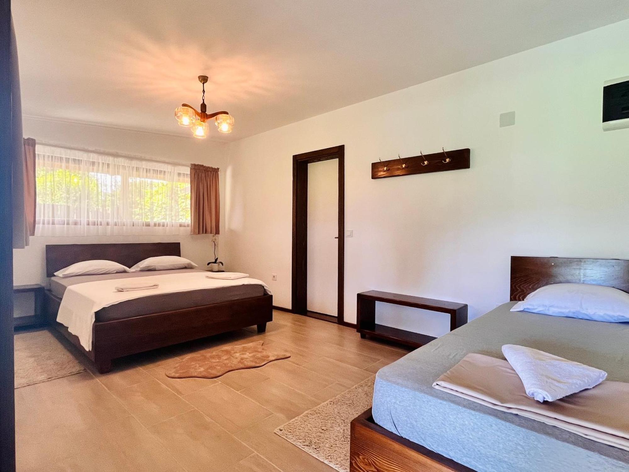Balabani Local Stay Golubovci المظهر الخارجي الصورة